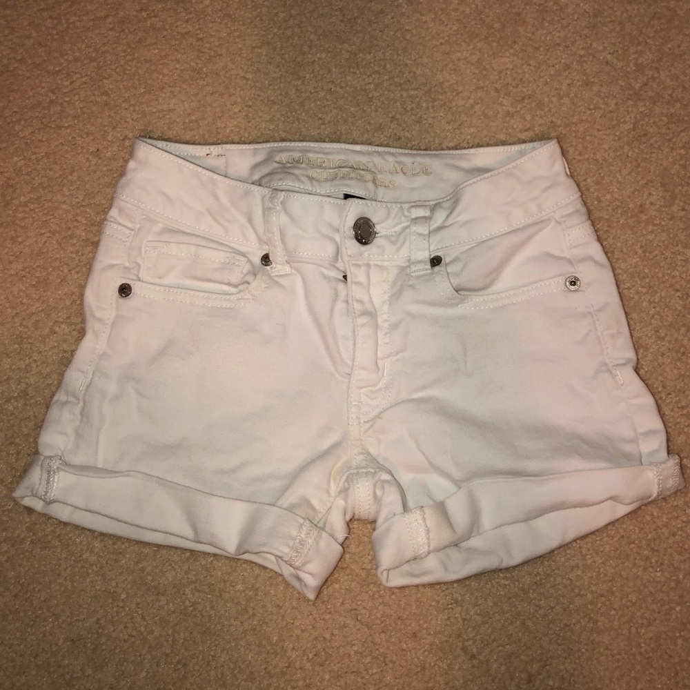 American Eagle white shorts